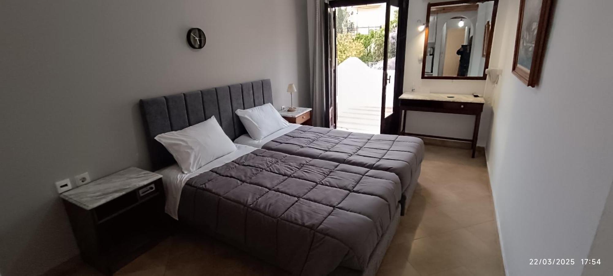 Odysseas Hotel Samos Buitenkant foto